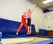 школа акробатики и прыжков на батуте прорыв изображение 7 на проекте lovefit.ru